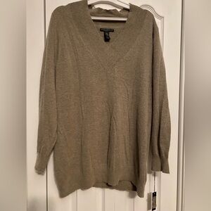 - V-Neck Rabbit hair blend Sweater in Taupe